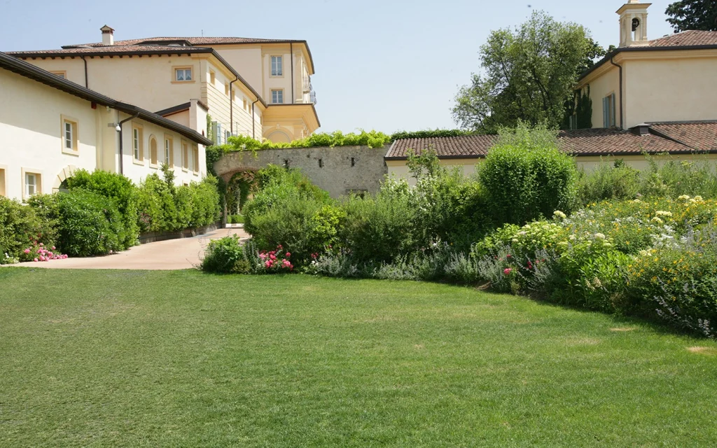 Byblos Art Hotel Villa Amistà: Scenografie d’Eccellenza