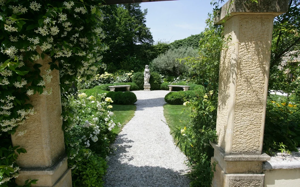 Byblos Art Hotel Villa Amistà: Scenografie d’Eccellenza