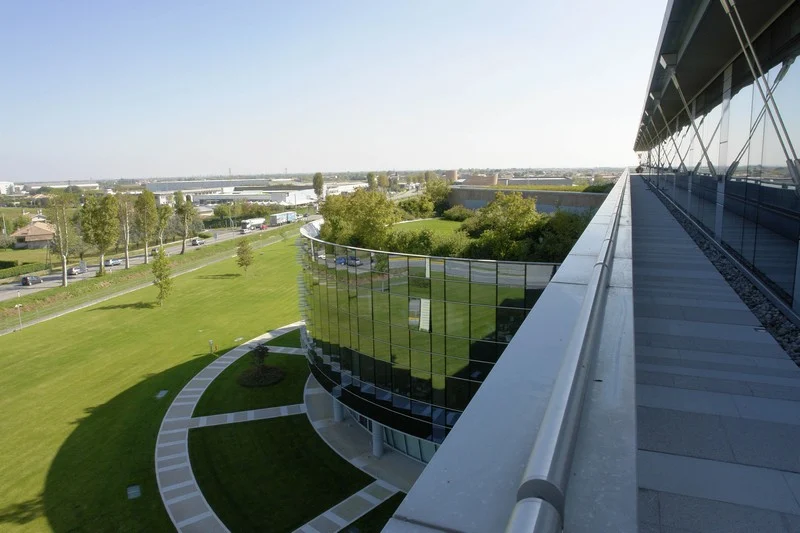 A Rooftop Garden Is Born at the Bank