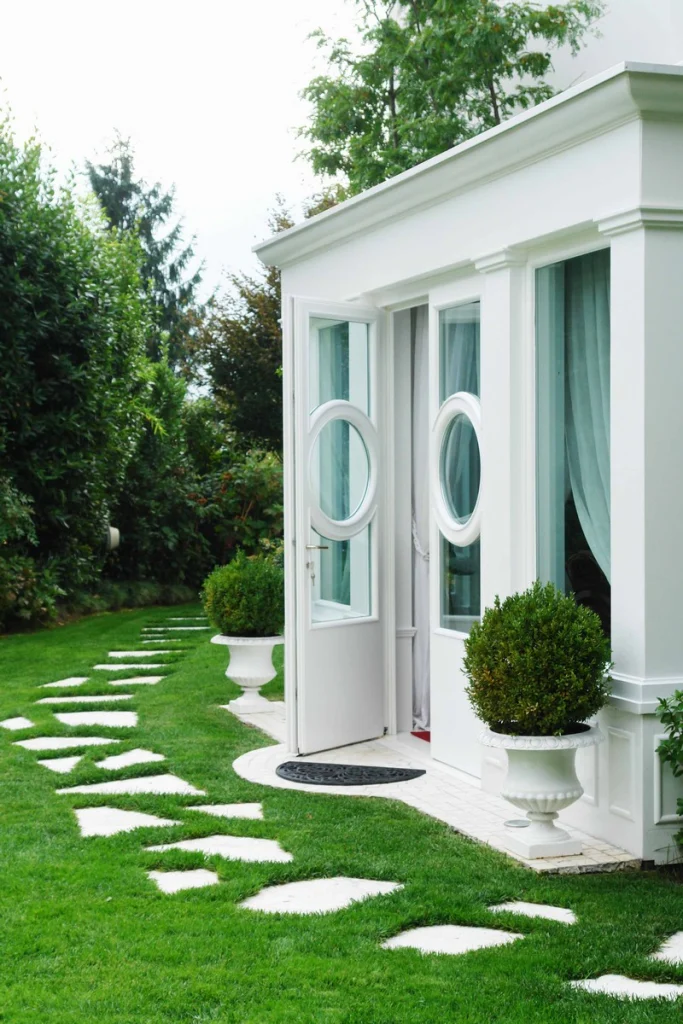 White Geometries