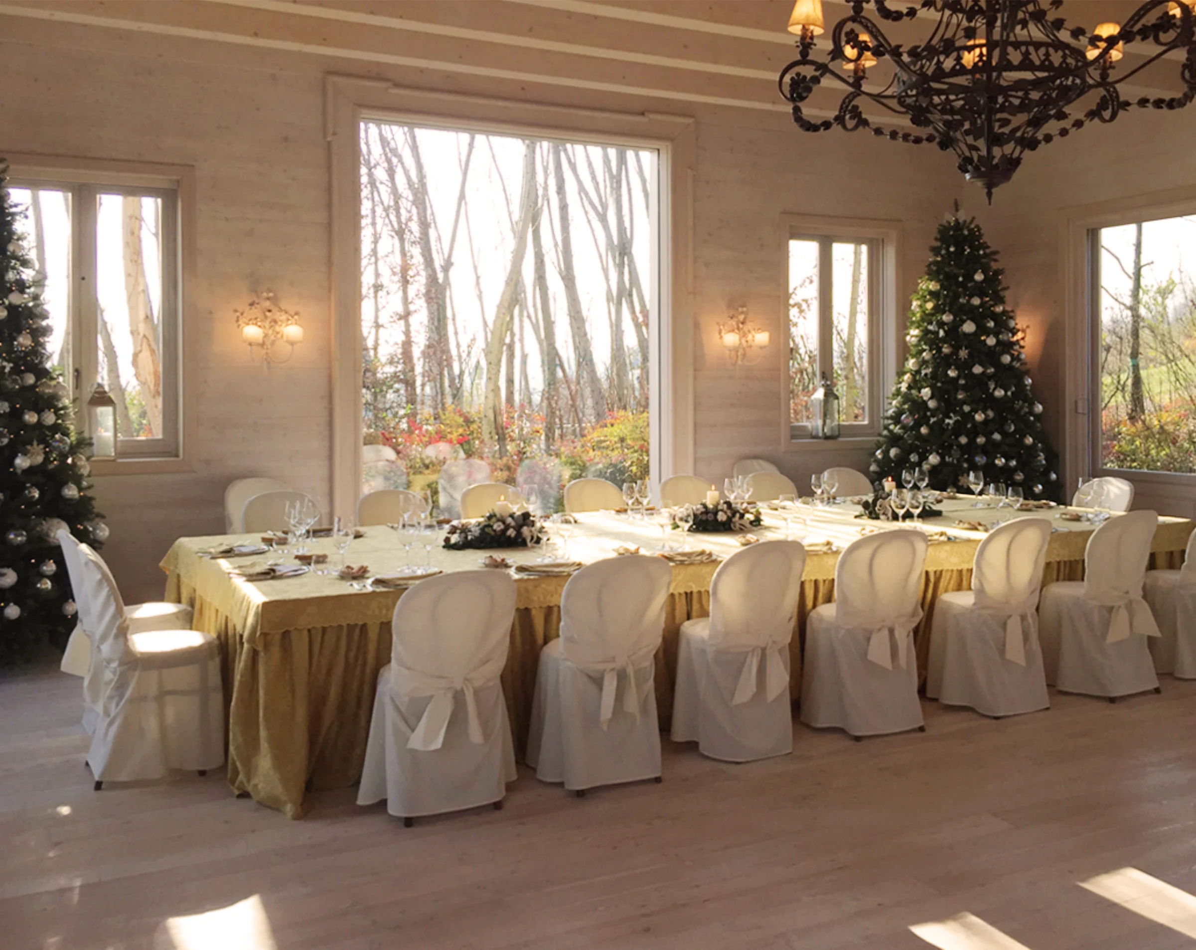 Un raffinato padiglione delle feste per la villa dell’800
