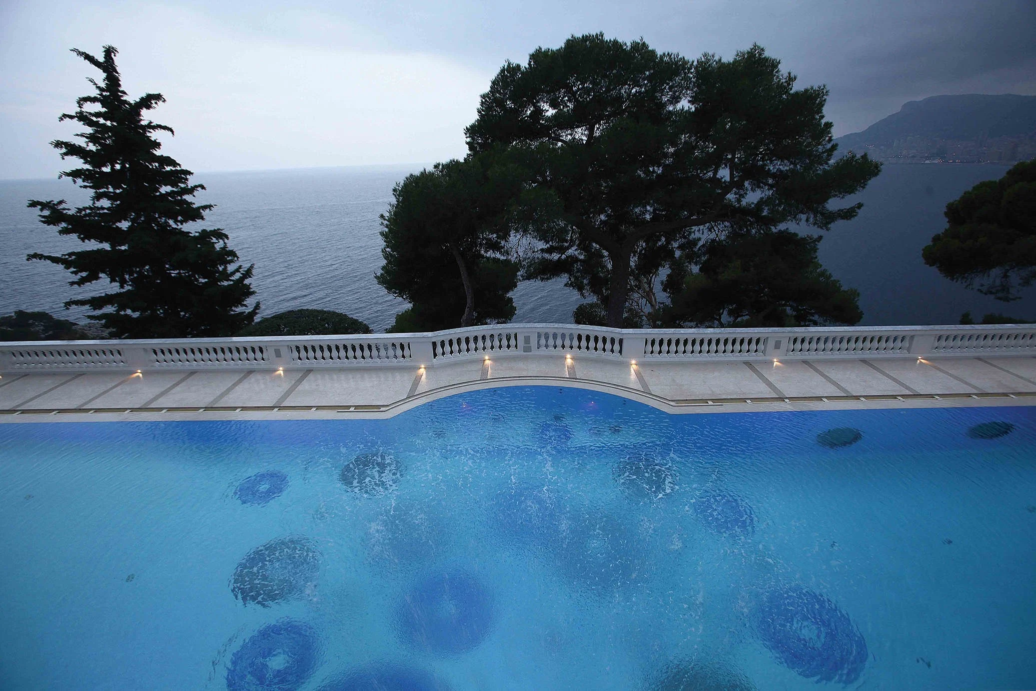 La piscina di Villa Trianon