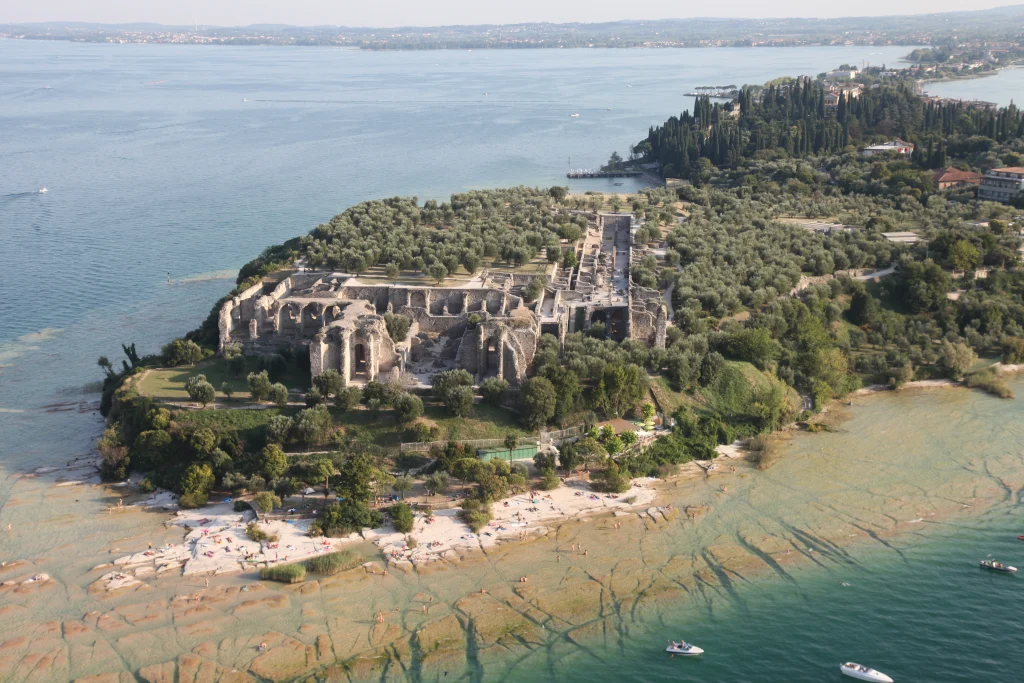Comune di Sirmione: I giardini delle Terme di Catullo