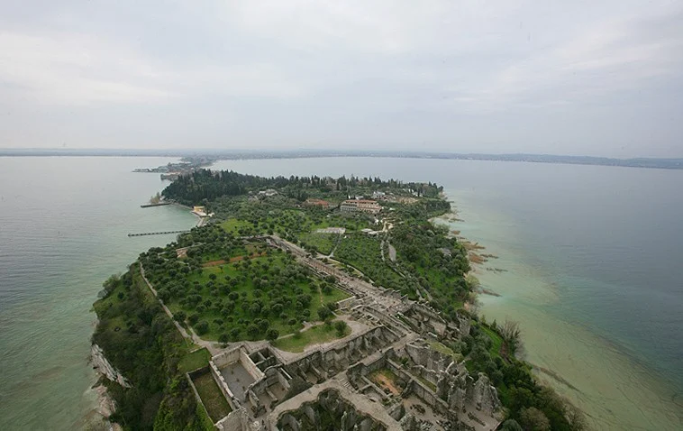 Comune di Sirmione: I giardini delle Terme di Catullo
