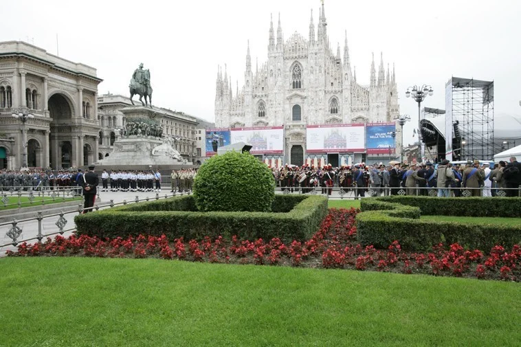 Concert in Piazza Duomo, Milan – “Vegetal tricolours for the Republic’s Day”