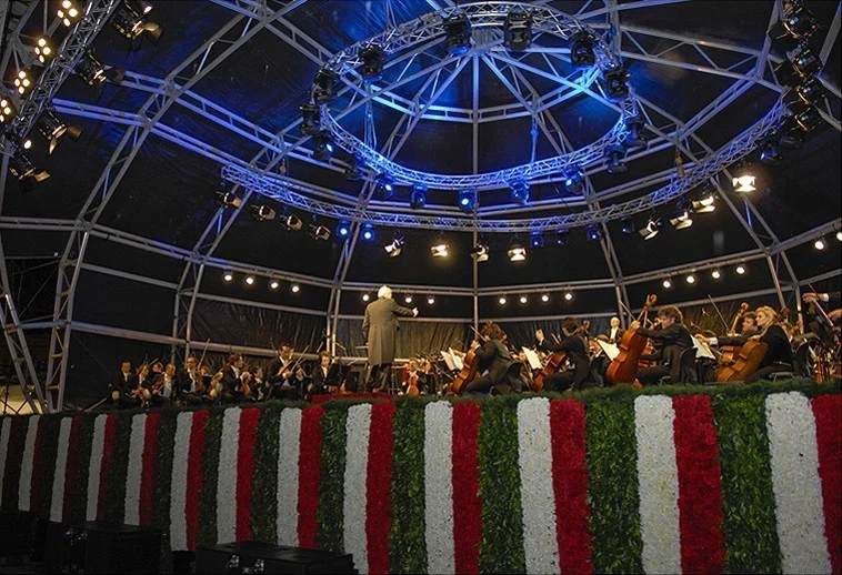 Concert in Piazza Duomo, Milan – “Vegetal tricolours for the Republic’s Day”