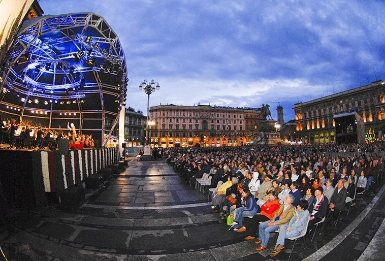 Concert in Piazza Duomo, Milan – “Vegetal tricolours for the Republic’s Day”