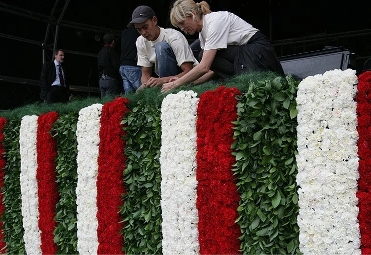 Concert in Piazza Duomo, Milan – “Vegetal tricolours for the Republic’s Day”