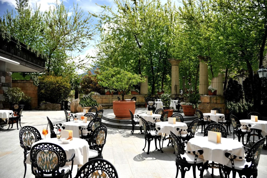 Hotel Vier Jahreszeiten – Silandro