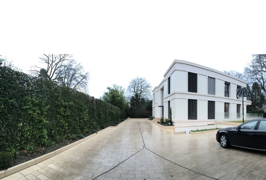 Villa ai confini della Svizzera