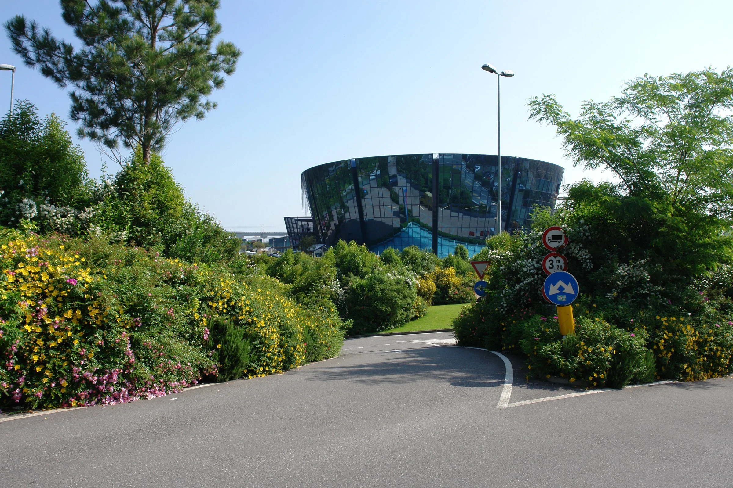 Shopping centers — Paghera