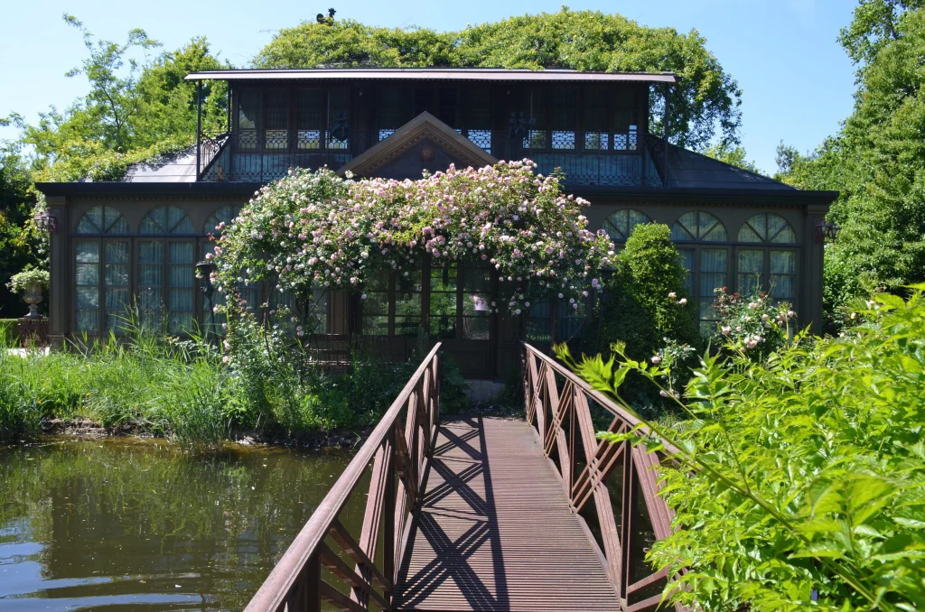 Il parco della sede Paghera a Lonato del Garda