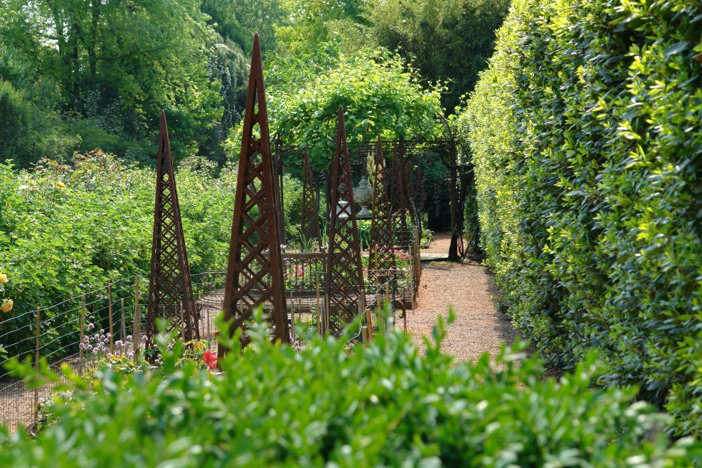 Il parco della sede Paghera a Lonato del Garda