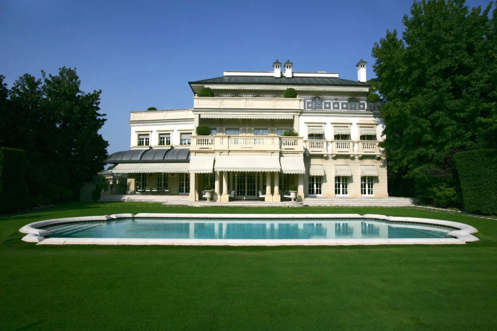 Piscina nel giardino, a lavori finiti