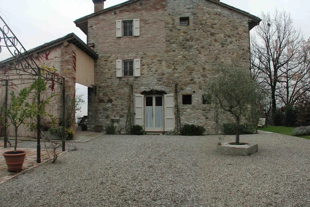 Casale in campagna, a lavori finiti