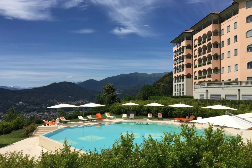 Hotel e piscina, a lavori finiti